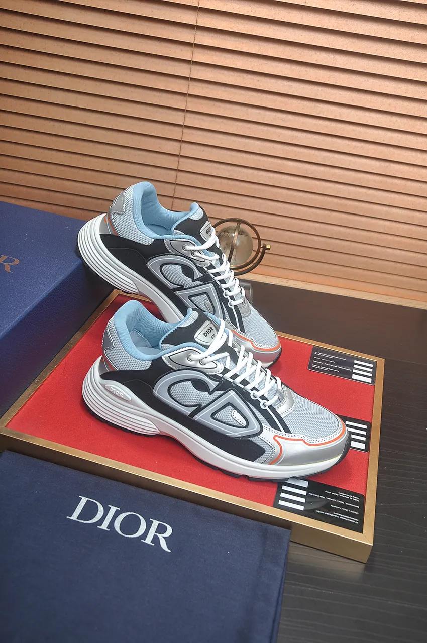 Men's men's shoes 💰: 500💶 (top original order) Brand: Dior (Dior) Standard code: Men's code 38-44 (45 customized) Grade: Same as the official website Material: Top original cowhide spliced ​​together Original wear-resistant and lightweight outsole Style category: Fashionable casual shoes Distinguished luxury brand elements top luxury Color: Actual picture color